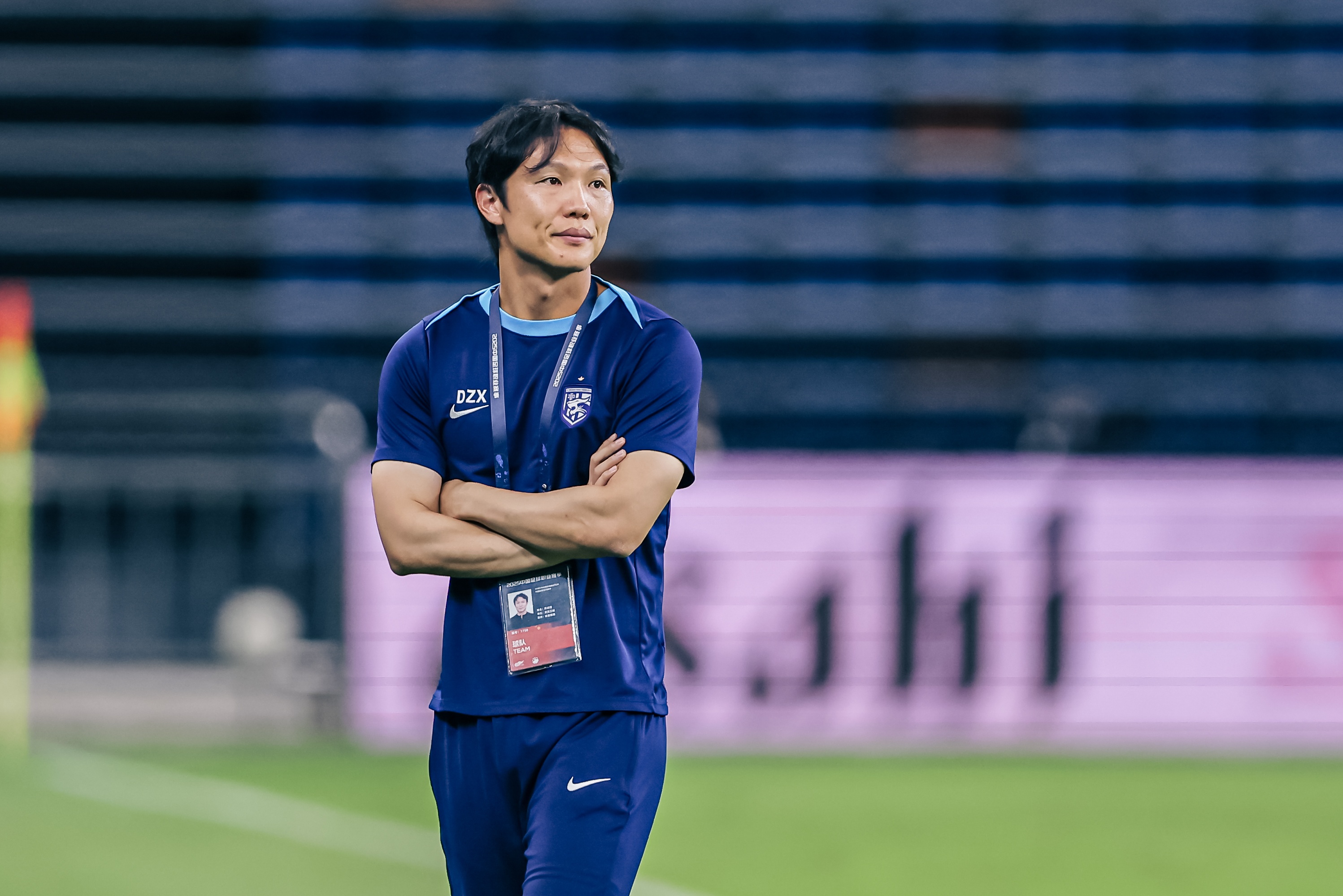 邓卓翔谈高原作战挑战，坦言期待昔日队友恩里克表现稍逊