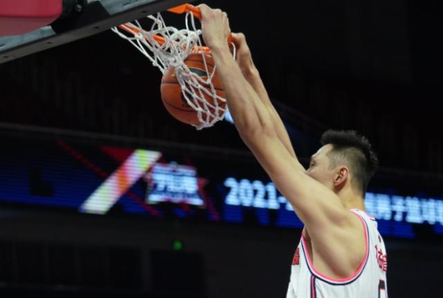 海星体育入口-晋级战易建联似梦回当年 老兵不死只是逐渐凋零