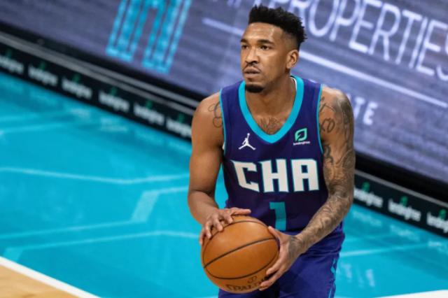 海星体育登录网站-一老一少两大射手驰援 湖人还是否会为三分球犯愁